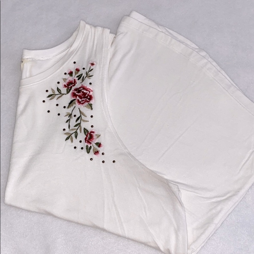 Flowy Tank Top with Flower Details